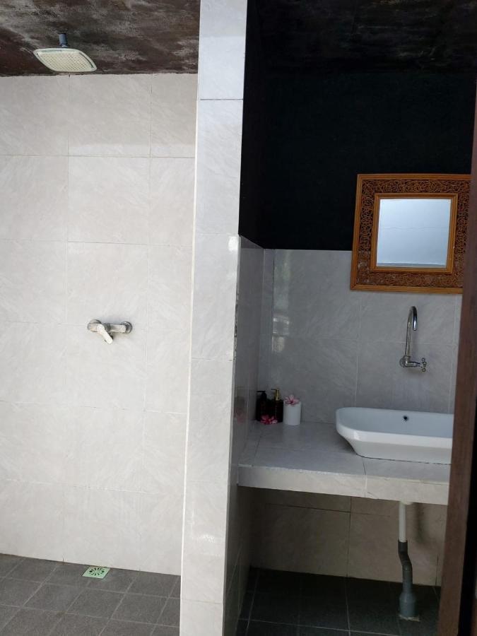Balengku Dua Apartment Gili Islands Exterior photo