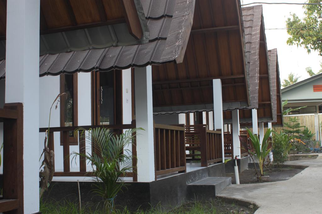 Balengku Dua Apartment Gili Islands Exterior photo