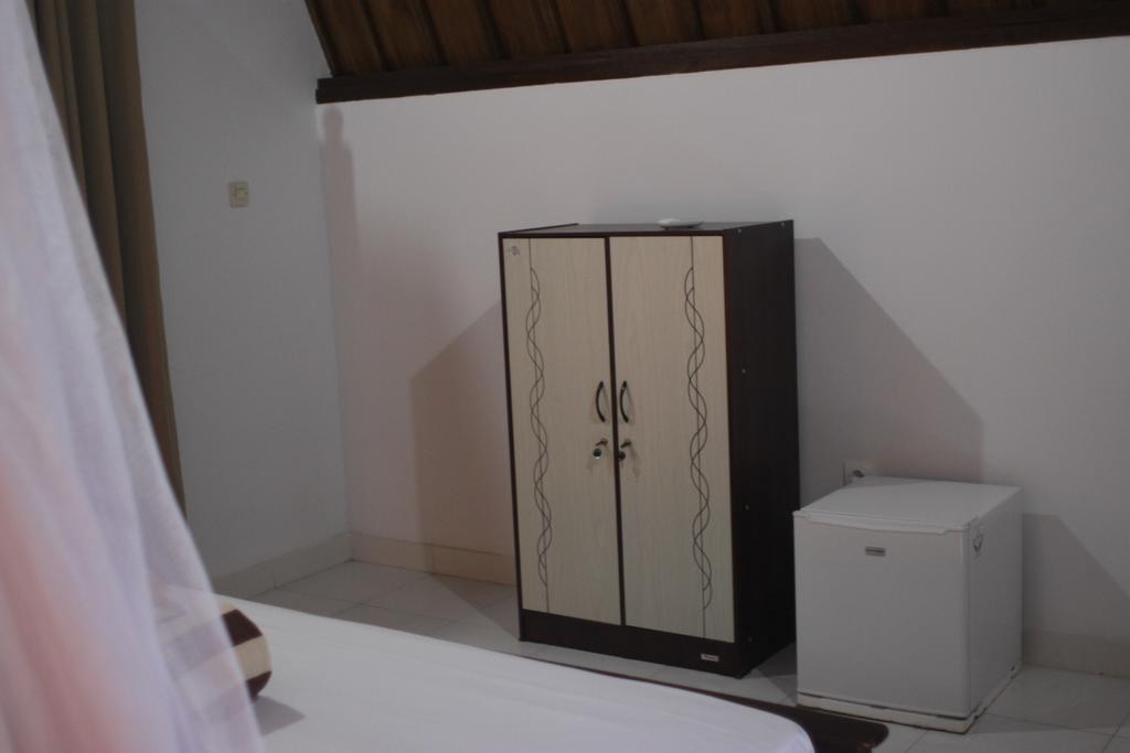 Balengku Dua Apartment Gili Islands Exterior photo